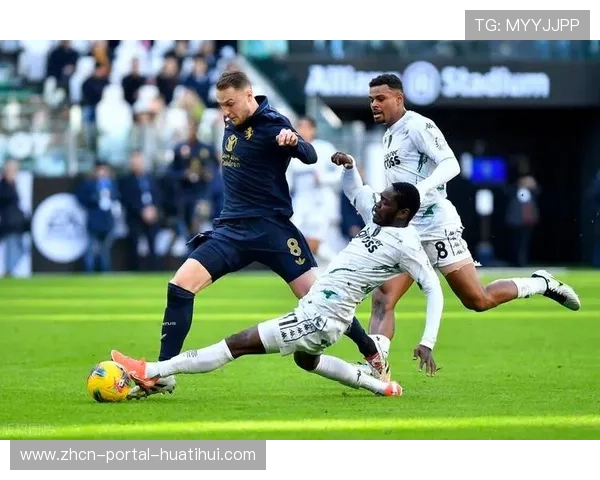 罗马高压逼抢对阵科莫传控压制，意甲风格碰撞